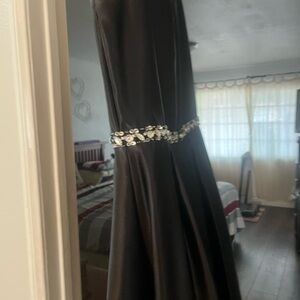 Chic Black Midi Dress with Embellished Waist